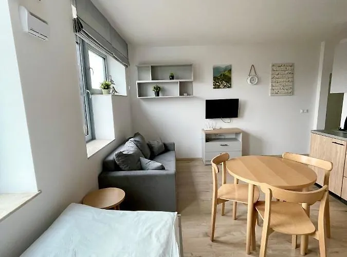 Starter Iii 3* فروتسواف